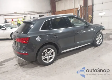 2018 Audi Q5 2.0T Premium/2.0T Tech Premium z USA, uszkodzony, nr VIN WA1BNAFY4J2233408